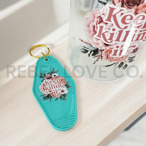 Keep Killin' It 16oz Glass Beer Can Tumbler with Matching Keychain, Handmade - Picture 3 of 4